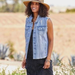 Karen Kane Distressed Light Wash Cutoff Denim Jean Vest Blue Size XL